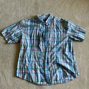 Vineyard vines button down shirt, size XXL. No stains or rips.
